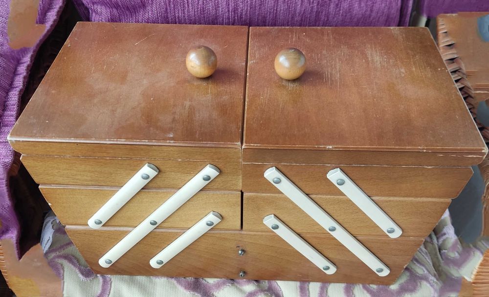 ПРОМО-10% Букова кутия за бижута, шевни и други принадлежности