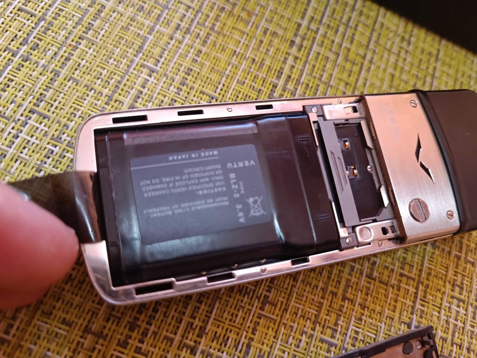 Истински мобилен телефон Vertu Signature M