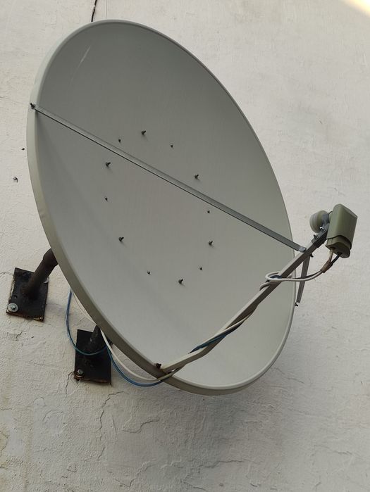 Продам спутниковую тарелку 120см.,2штуки