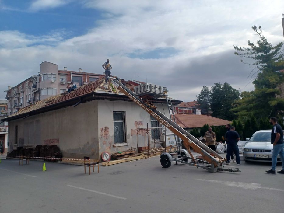 Услуги с Хаспел Мобилен асансьор 16м под НАЕМ