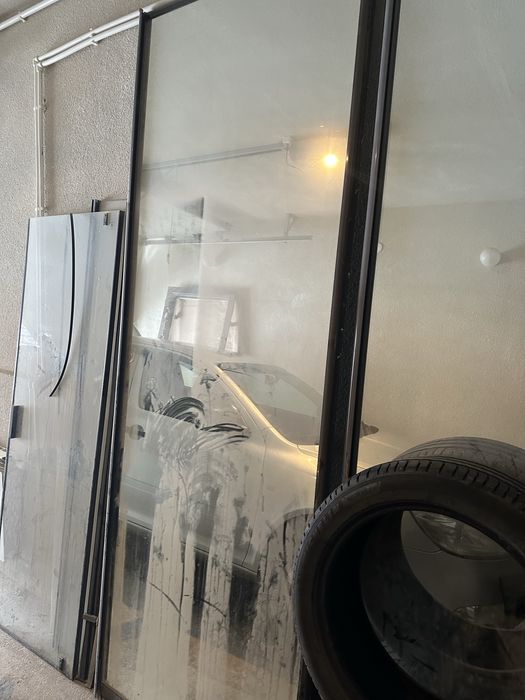 Дверь металлическая отдам вместе душевые двери изеркала двери шкафа