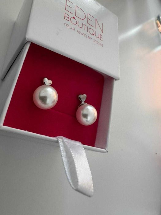 Cercei Eden Boutique cu perle și detalii inimă - Noi