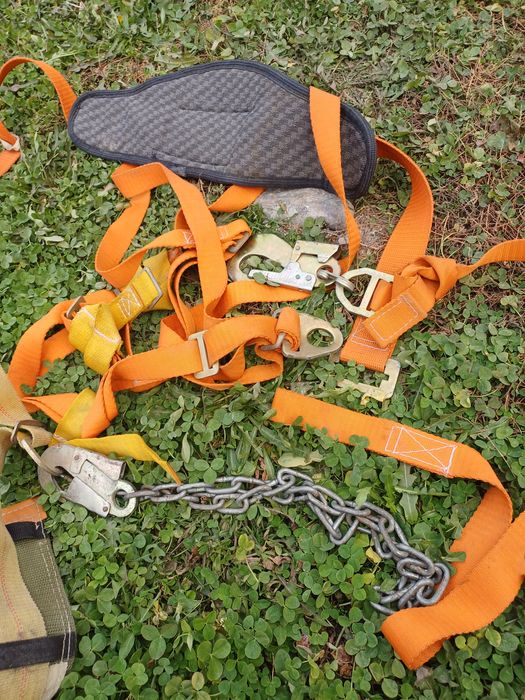 Предохранительный пояс .стройтельный