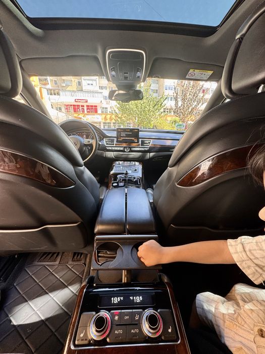 AUDI A8 Limousine