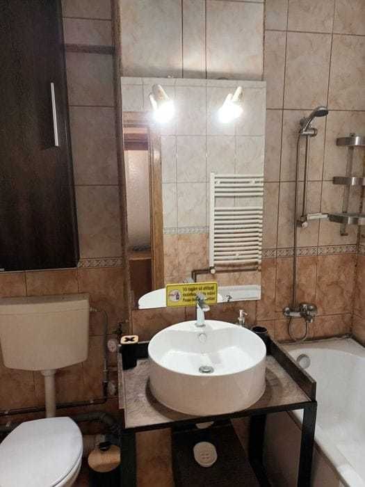 Inchiriez Studio Universitate. KFC .