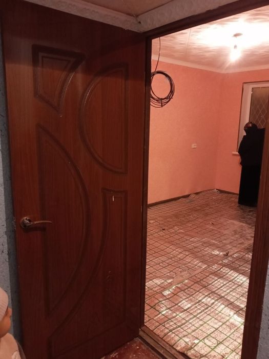 Срочно продается 1 ком квартира в 2 мкр 1 этаж