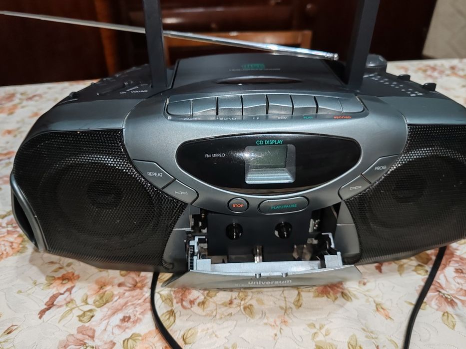 Pikup cu boxe ,combine muzicale , radio