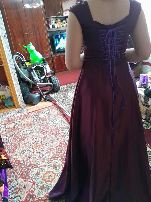 Vecherney koyney sotiladi yangi Hali etketkasi bilan turibti