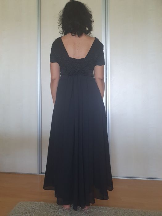 Rochie de seara, cu minitrena cu trandafiri, eleganta