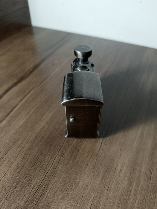 Миниатюрные механические часы для рабочего стола