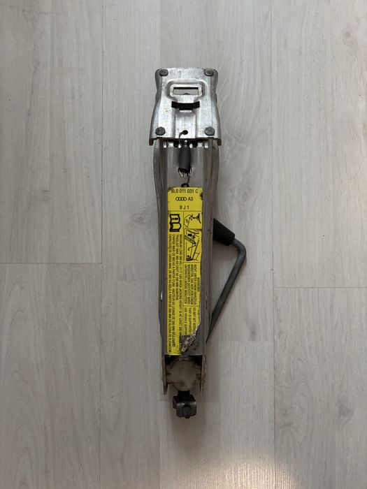 Vand cric de audi a3 8l 2001
