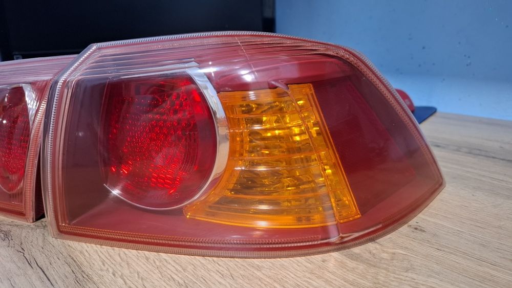 Заднии Стопы Фары Митсубиси Ланцер 10