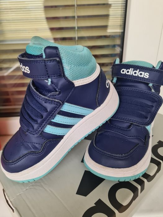 Детски маратонки Adidas HOOPS MID 3.0