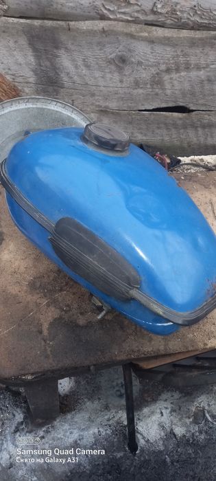 Продам запчасти на мотоцикл Урал.