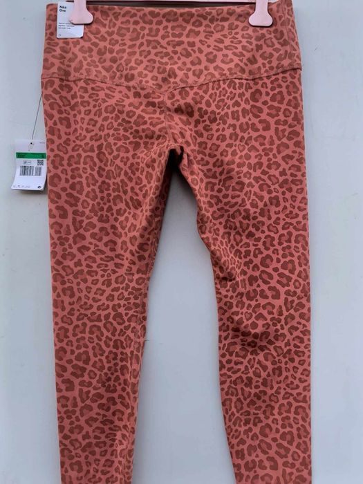 Nike оригинален дамски клин нов  Л размер