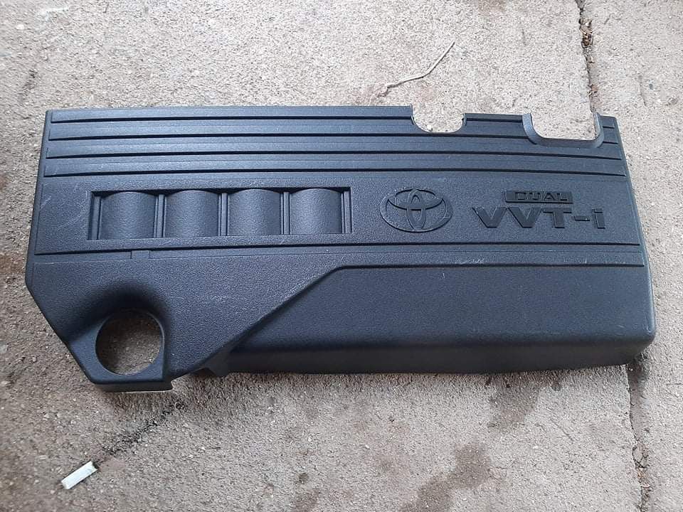 Капак на двигател Toyota гр. Петрич • OLX.bg