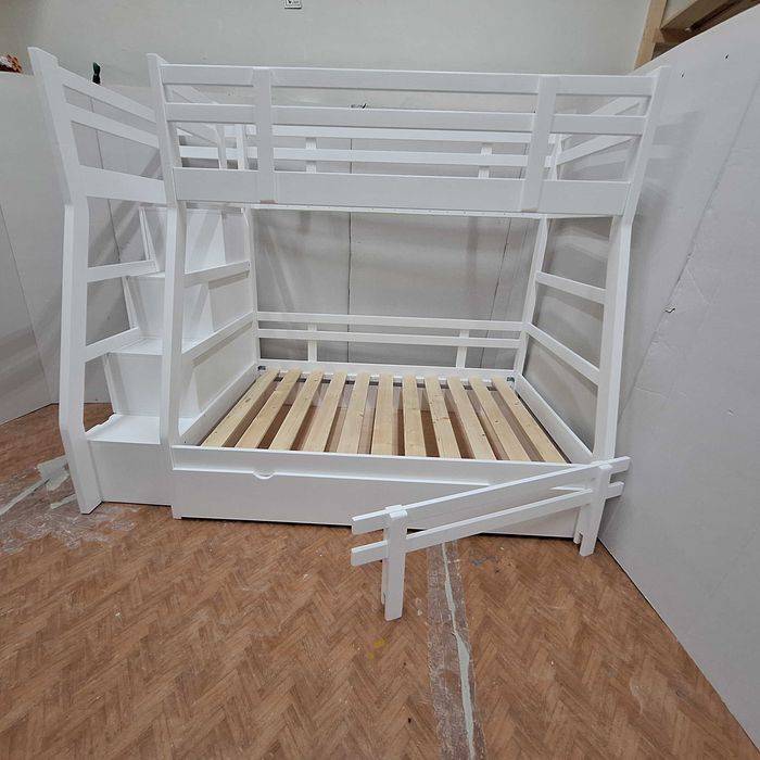 TRANSPORT GRATUIT.Pat etajat-supraetajat din lemn masiv.Cod 3504.