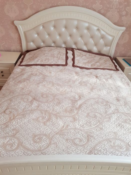 Продам покрывало на тахту