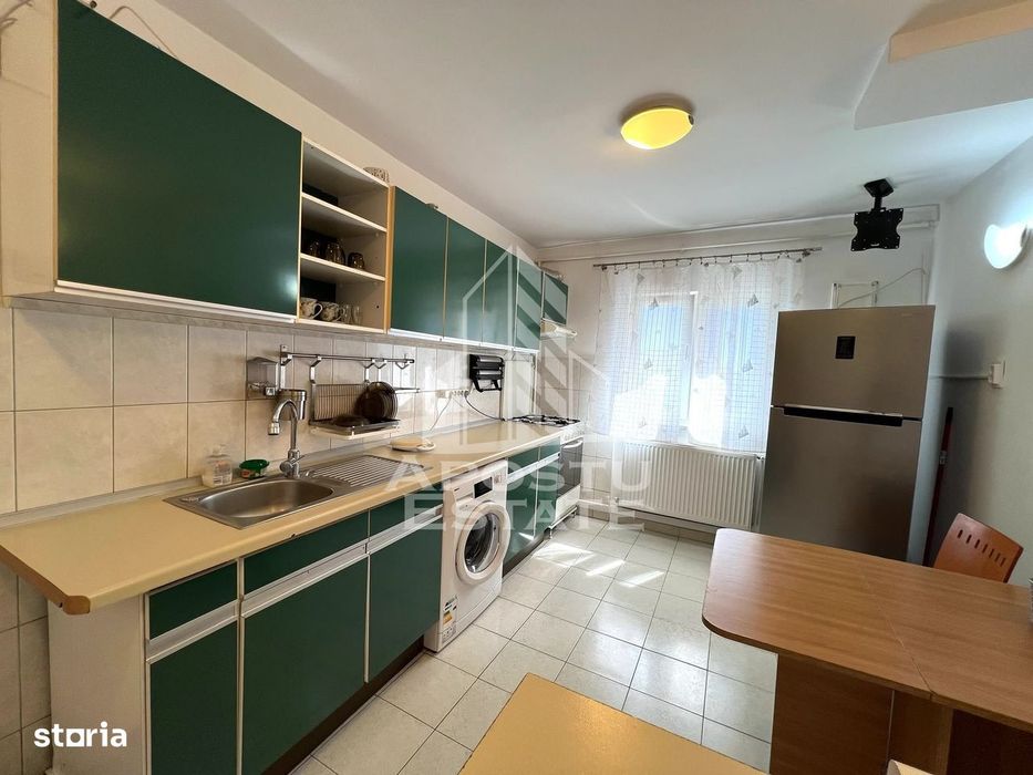 Apartament cu 3 camere de inchiriat, centrala proprie, Girocului