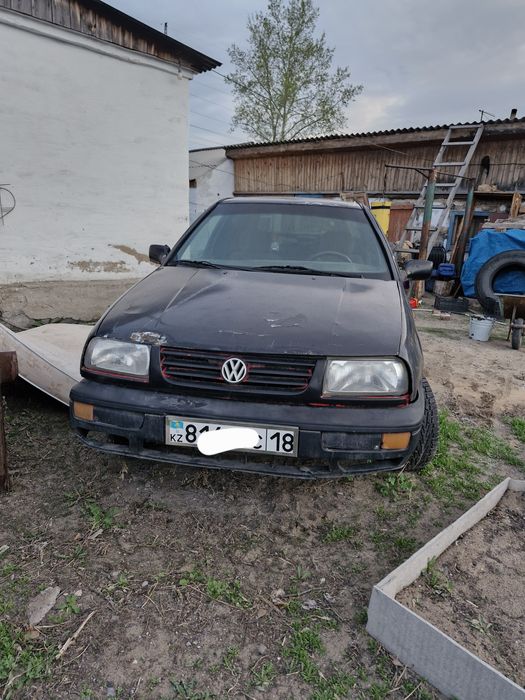 Продам  машину..