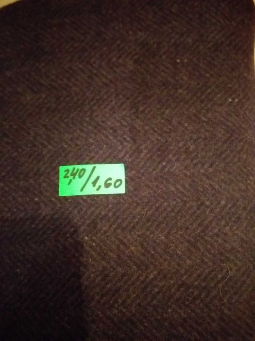 Продавам  платове