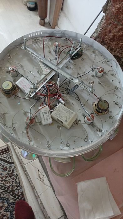 Продам люстру в хорошем состянии