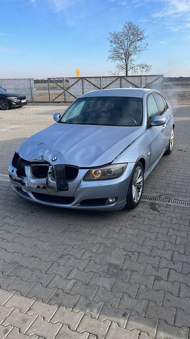 Dezmembram BMW seria 3 E90 320d din 2009