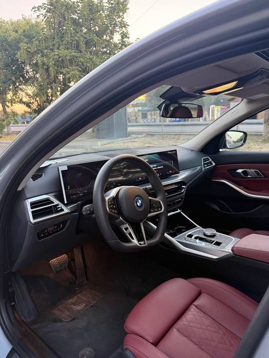 BMW I3 40 L
Yili 2025