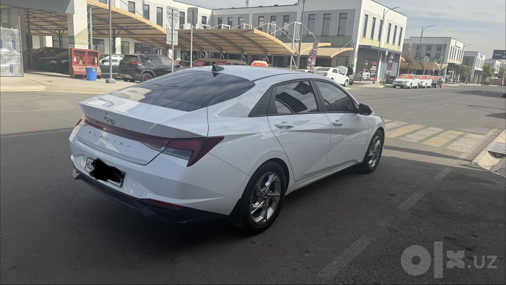 Hyundai elantra 2022 yil