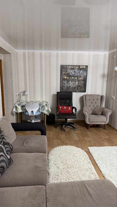 Продается пятикомнатная квартира.