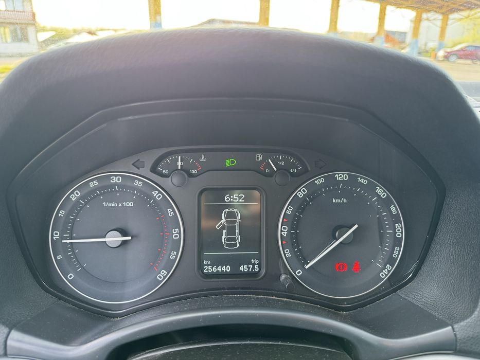 Skoda Octavia 2 / An 2008 / 2.0 Diesel / 140 Cp / Xenon / Schimb cu 4x4 / Dublu Climatronic / Euro 4 / Propietar