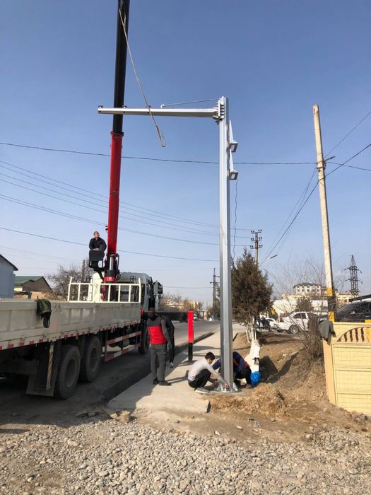 : Йул белгилари учун темир стойка пано