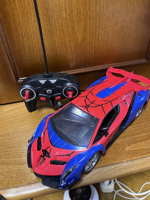 Кола с дистанционно спайдърмен