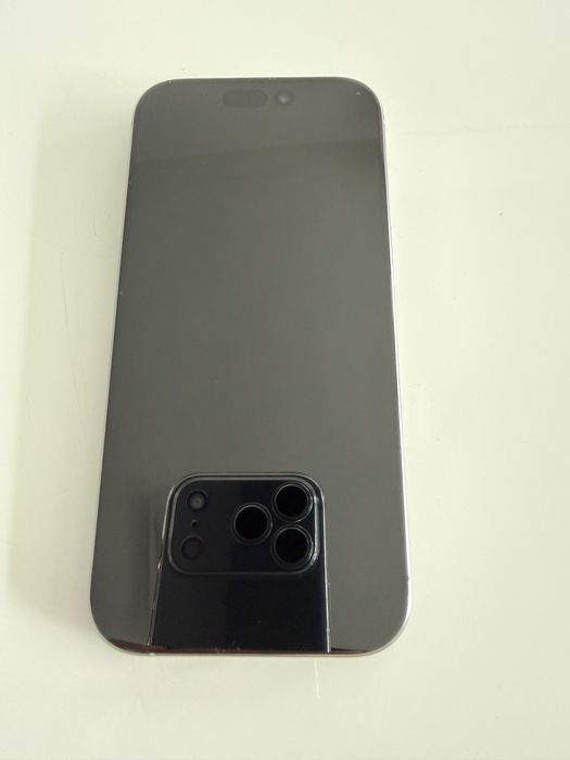 Iphone 16 pro 256gb в гаранция към Виваком, като нов