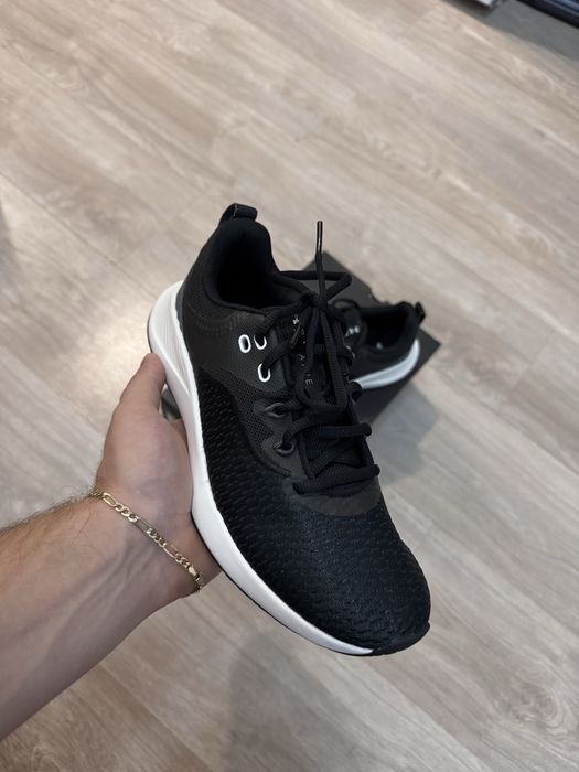 Adidași Sport Under Armour