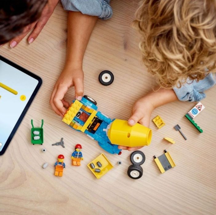 Конструктор LEGO City Бетонобъркачка 60325