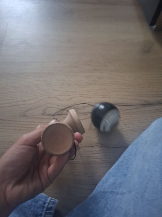 Kendama krom pop negru