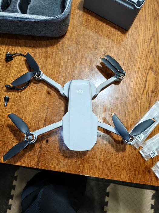 Продам дрон DJI Mini 2