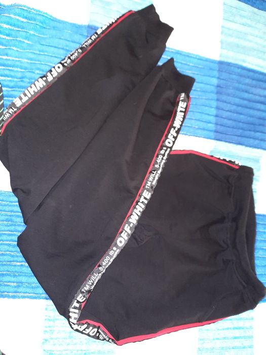 Продам спортивный костюм