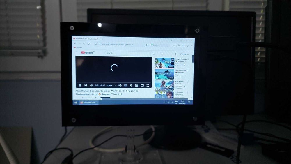 Монитор 7 инчов  1024x600, HDMI,Touch Screen