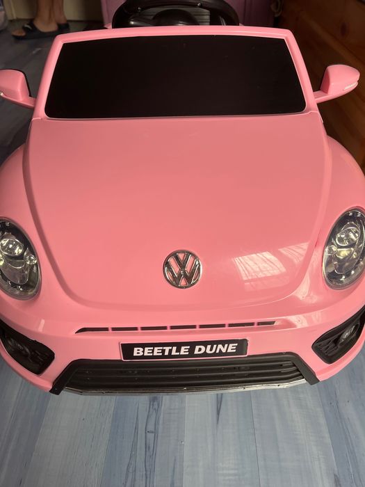 Лицeнзиpaнa  Aĸyмyлaтopнa ĸoлa 12V VW Вееtlе Dunе розова