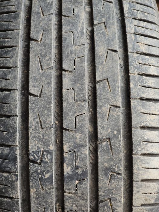 Летние резины 235/50  R19 99V