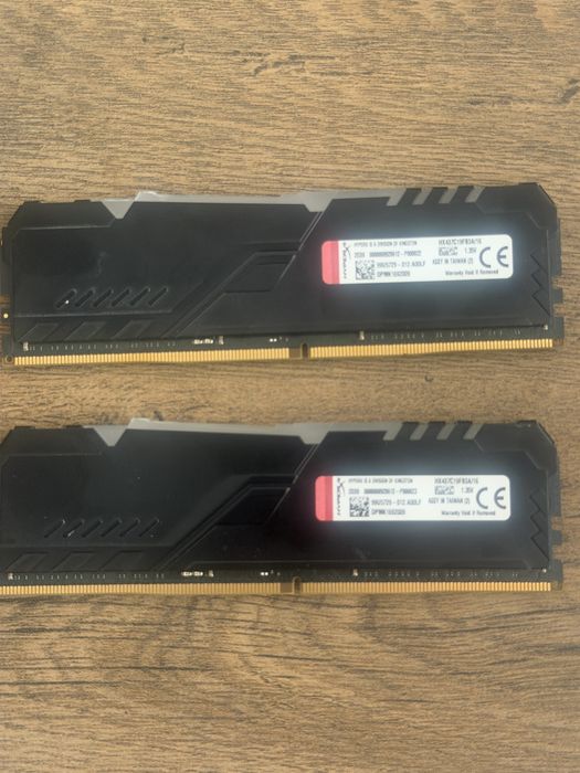Процесор AMD Ryzen 5700x3d с дънна платка Gigabyte B450 Aorus Elite и 32GB Ddr4 3733