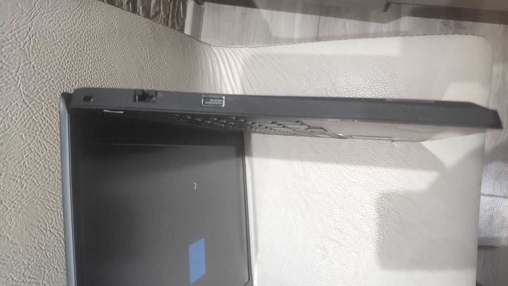15'6 лаптоп Lenovo Thinkpad E15 Core i5 10210U/8GB RAM/240GB SSD