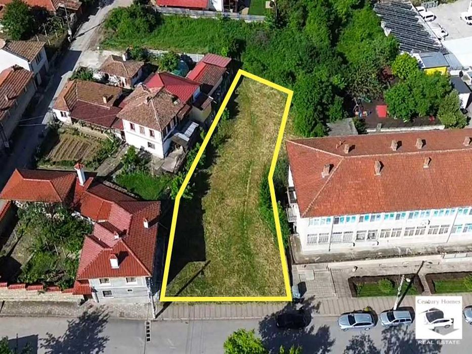 116264 Парцел в регулация, с лице към централния площад  в гр. Дебелец