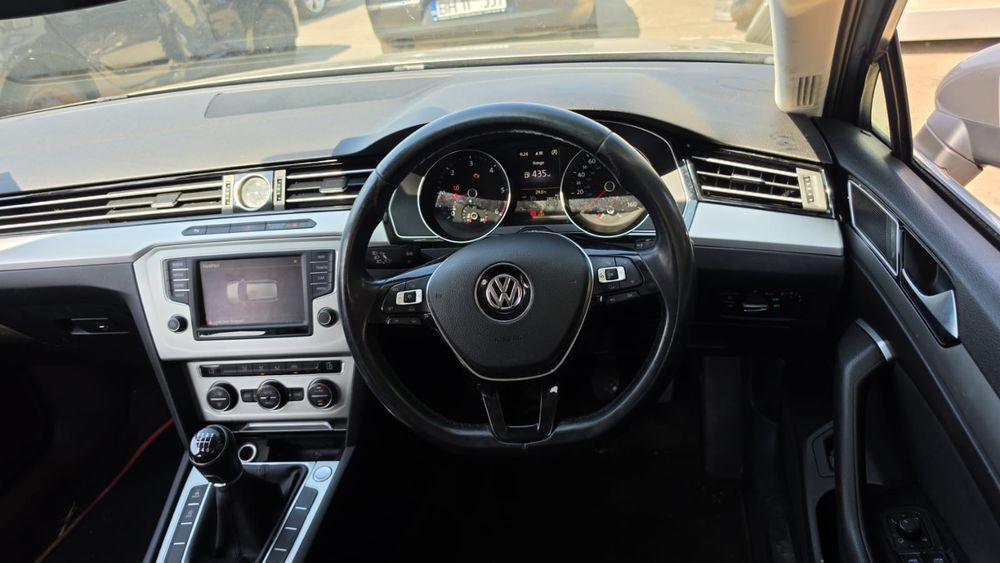 Dezmembram vw passat b8 break 2.0 tdi crlb cutie manuala 6+1 trepte