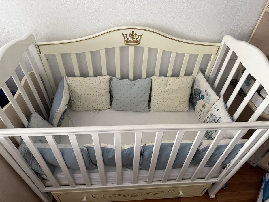 Детская кроватка