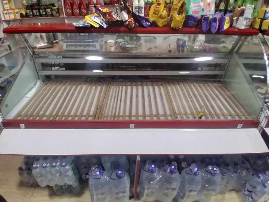 Xaladenlik sotiladi narxi kelishamiz dastafka bor