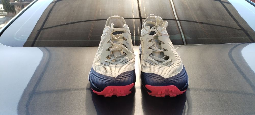 Adidași Nike ne-o zoom.