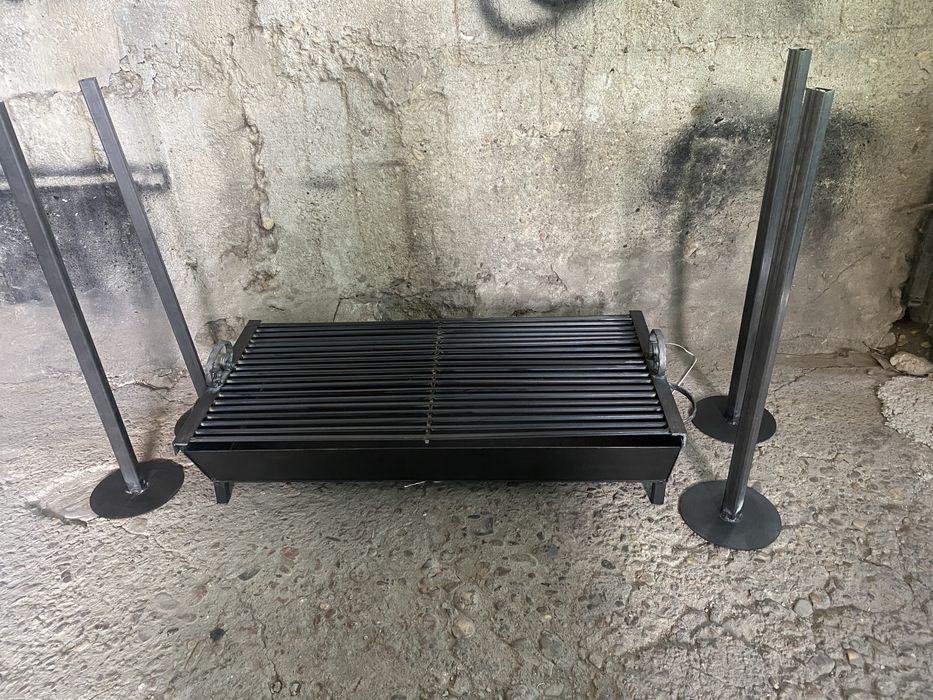 BBQ барбекю на дървени въглища. 80х40х70